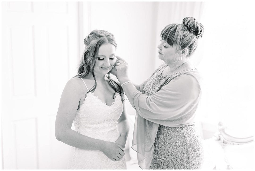 Mother Daughter getting ready at wedding